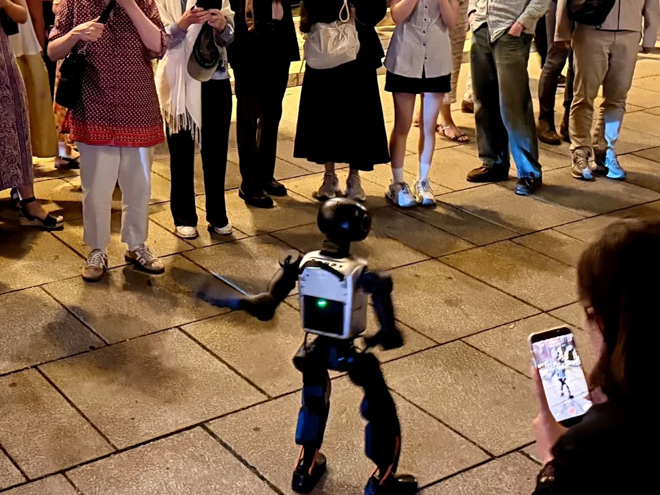 Booster K1 · in front of an audience